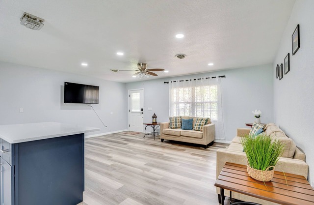 Stay & Play in Belleview: Welcoming Home w/Yard