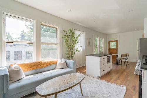 Stay Portland - NW 23rd - 1BR - Best Location - Historic Beauty