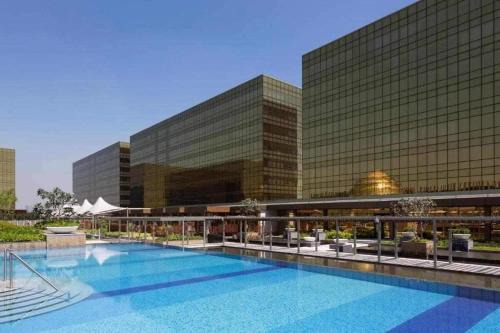 STAYCATION City of Dreams, Solaire