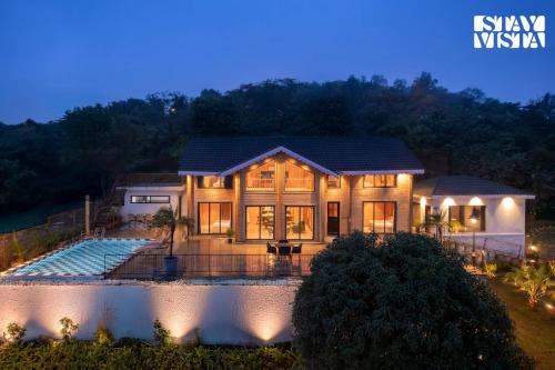 StayVista at Apukaa Hills with Karaoke, Pool