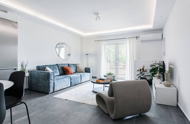 Stellar 3BR Apartment with Balcony