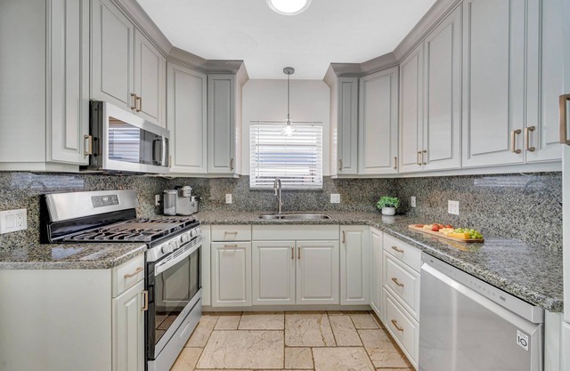 Steps From Beach Quaint Cottage Heated Pool Sand Key Resldences