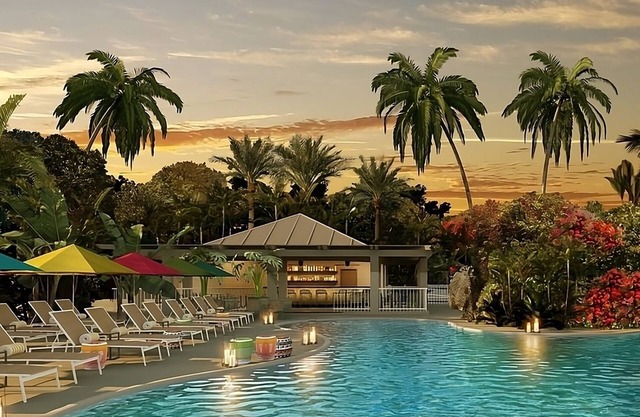 Steps from the Ocean! 2 Units, Pets Allowed, Outdoor Pool!