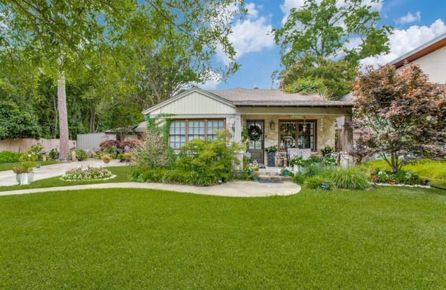 Stone Cottage Guest House at White Rock Lake
