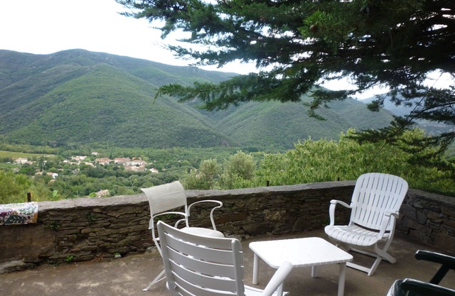 Stone country house on the slopes of Caroux (4-6 people)