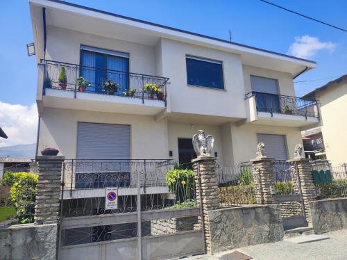 Stone Way Apartment
