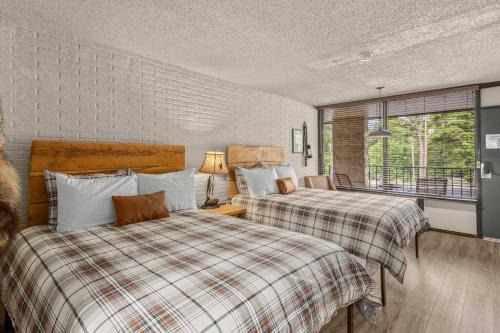Stonegate Lodge Saltwater Pool 2 Queen Beds Firepit Fast WiFi Room #307