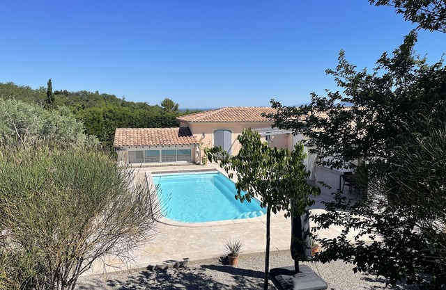 Studio Le soleil couchant, in Provence near Avignon