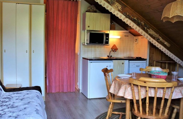 Studio 4 pers avec balcon - Animaux admis - Parking gratuit - FR-1-330-131