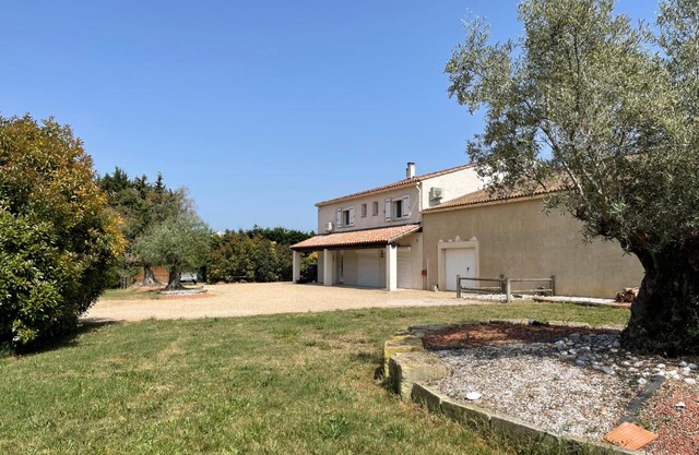 Studio 40m2 avec terrasse LE MAS DE LAURIANE