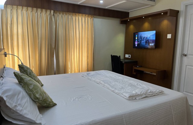 Studio Apartment Suite with kitchenette