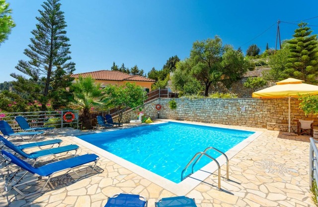 Studio Apartment 'Dolphin Villa 1' with Sea View, Wi-Fi and Air Conditioning