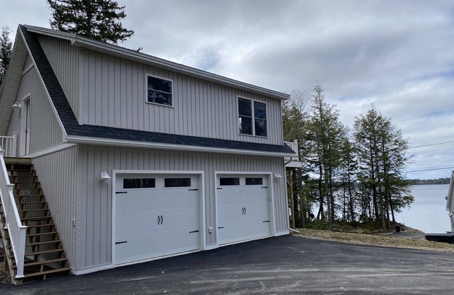 Studio Apartment overlooking Molasses Pond