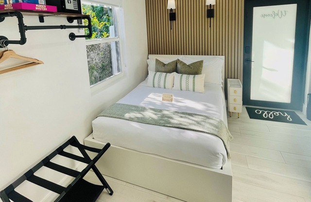 Studio Apartment with private terrace and Bike in West Wynwood