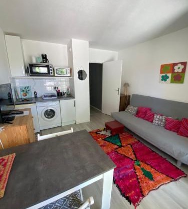 Studio-cabine, accès direct port et plage, les pieds dans l'eau