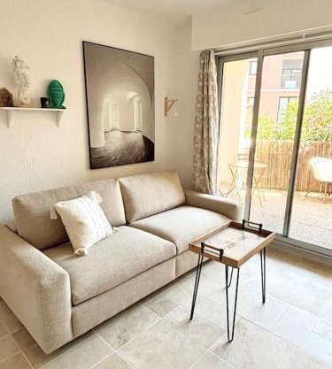Studio centre ville- Grand balcon-Meublé BoConcept