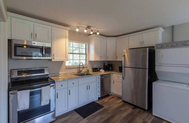 Studio Cottage on Gorgeous property