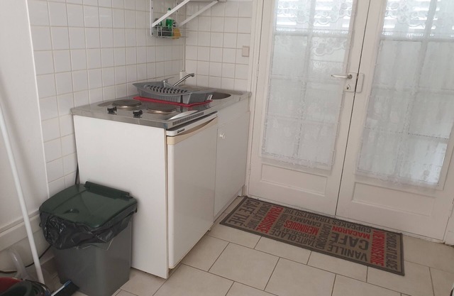 Studio equipped with all comforts with location for vehicle near shops