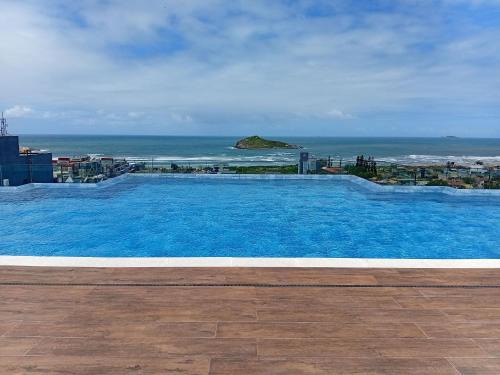 Studio in a Condo w/Pool 550m from Beach TOR0407