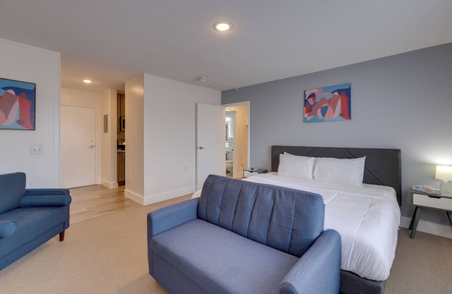 Studio in Gadsden ~ 10 Mi to the Coosa River!