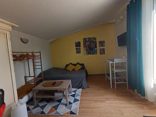 Studio indépendant au calme avec parking privatif