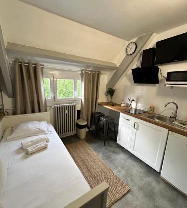 STUDIO proche commodité et gare . Centre ville