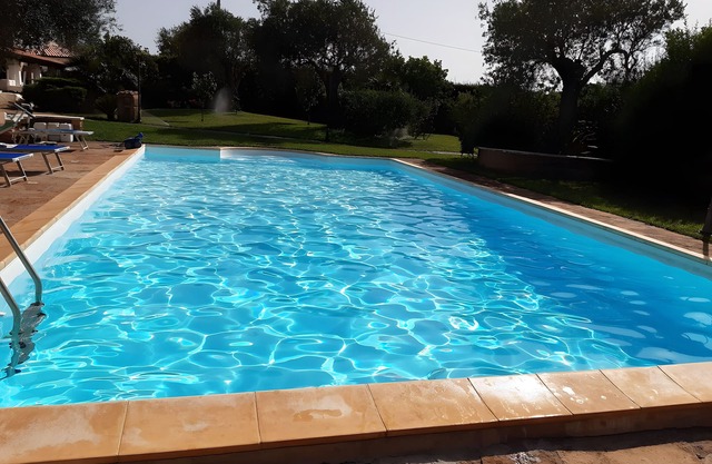 Studio 'Ulivo' with Shared Pool, Wi-Fi and Air Conditioning