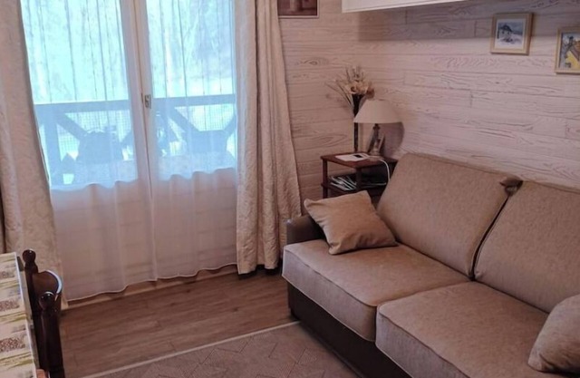 Studio vu sur la Montagne Situé sud est