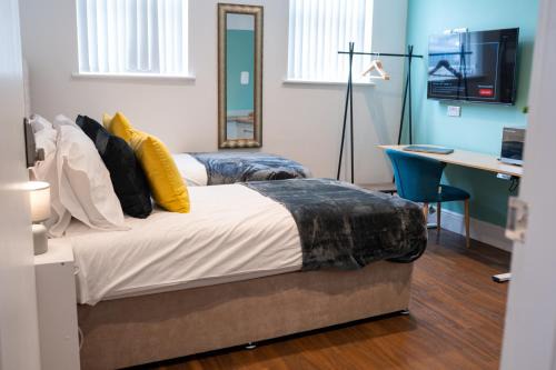 Studios & Apartments with Free Parking and Near Leicester & Hinckley