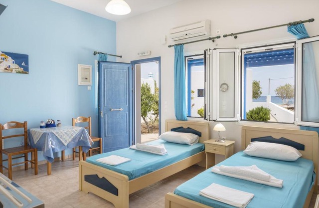 Studios Ninemia Serifos 1