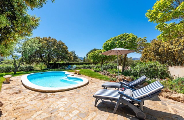 Stunning Rural Country Villa with mountain views set in 6 acres of private land