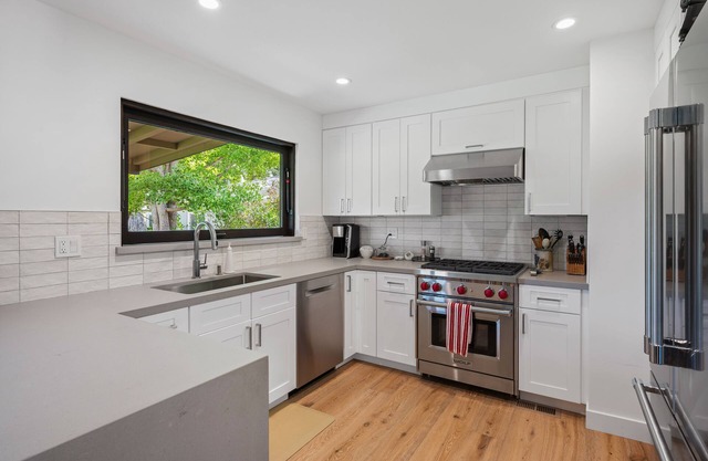 Stunning 3BR Cottage on a 25 acre Farm