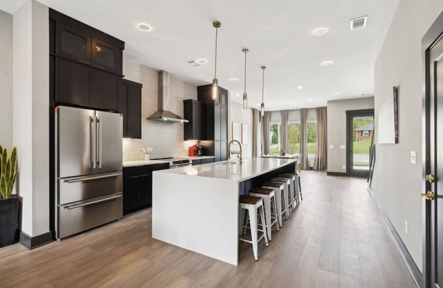 Stunning 4 Bedroom/4.5 Bath Home w/Rooftop Deck!