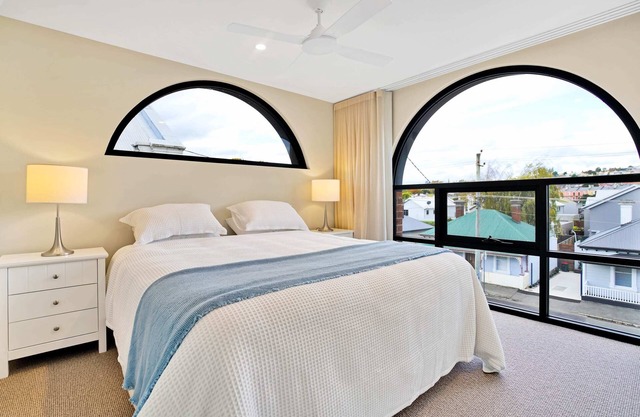 Stunning Apartment in the CBD with Parking & WiFi