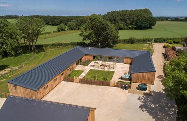 Stunning conversion perfect for family groups or friends getting together.