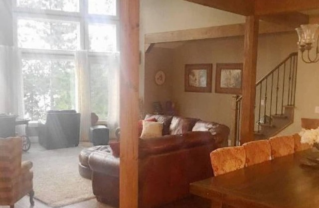 Stunning cottage and waterfront on Chandos Lake!