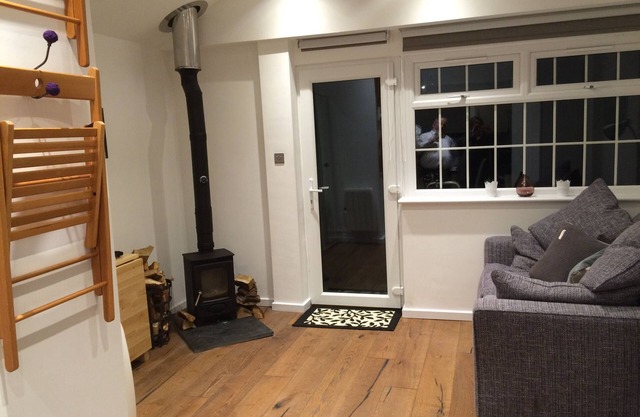 Stunning, countryside Studio With Woodburning stove