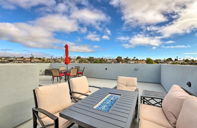 Stunning Getaway Less Than 1 Mi to Grover Beach!