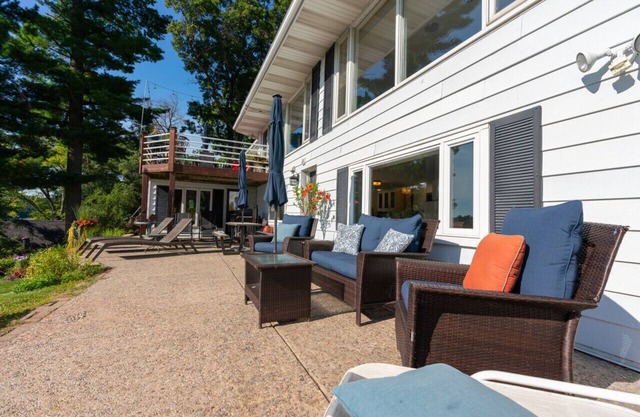 Stunning Getaway on Lake Wissota, Lake Access!