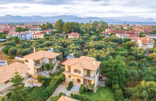 Stunning home in Diakopto with 4 Bedrooms and WiFi