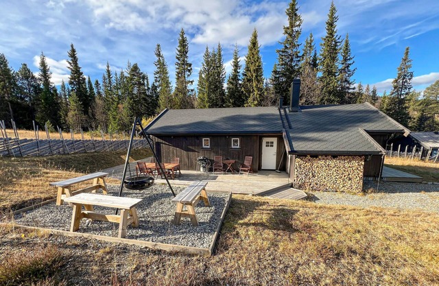 Stunning home in Gålå with WiFi