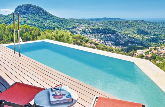 Stunning home in Galilea