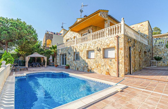 Stunning Home In Palafolls
