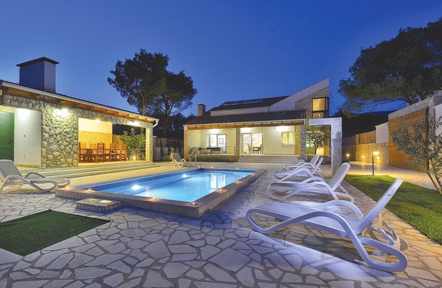 Stunning home in Sibenik with kitchen