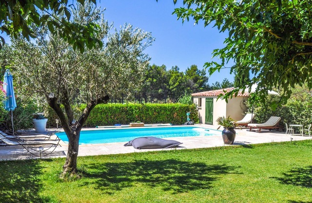 Stunning home in Vedène with WiFi