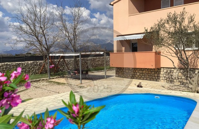 Stunning home in Zdrilo