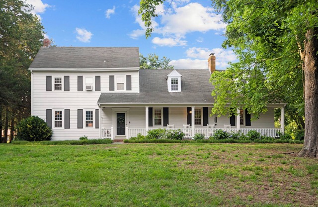 Stunning Home w/Private Pool, Garden & Firepit