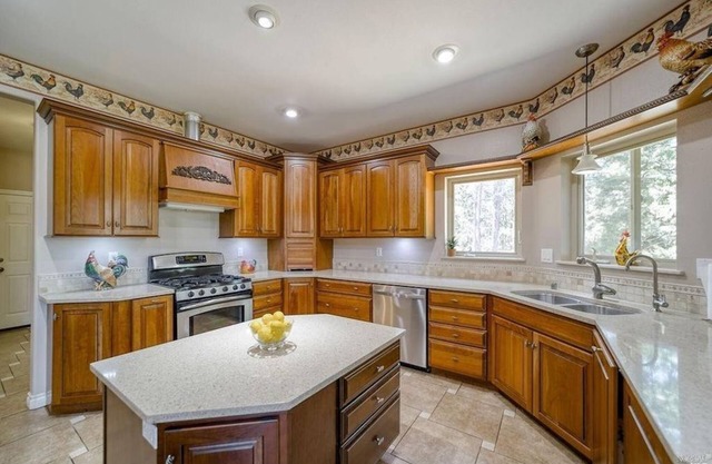 Stunning House with Hot Tub on 25 acres