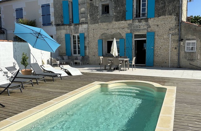 Stunning ‘Maison de Maitre’ with Private Pool, Near Cognac. Sleeps 10