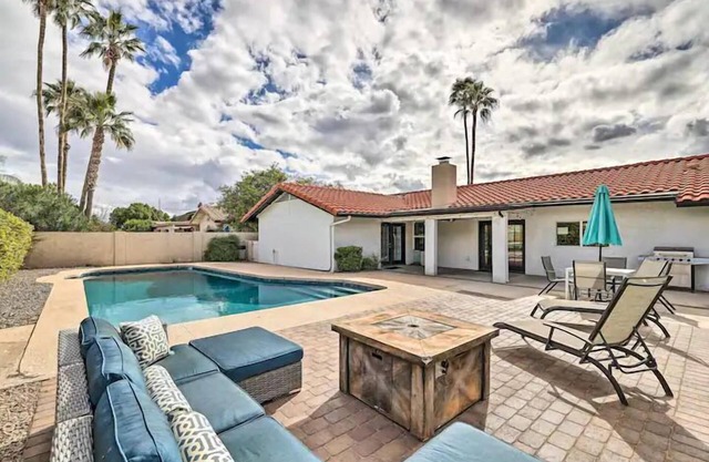 Stunning Mountainside Home By HomeSlice Stays